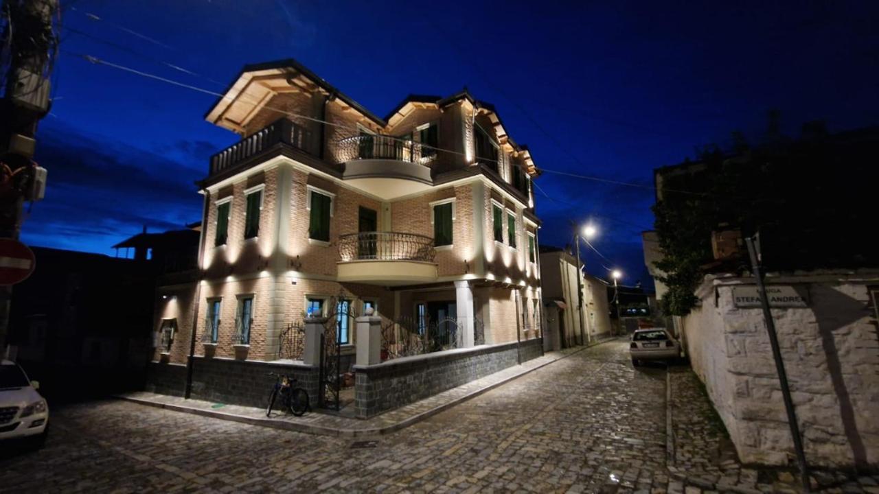 Bujtina Behram Ξενοδοχείο Κορυτσά Εξωτερικό φωτογραφία